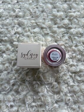 New Sydney Grace Hollyberry Silk Cream Blush